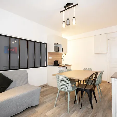 Nets - Voltaire Apartment Paris