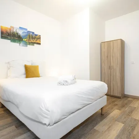Nets - Voltaire Apartment *