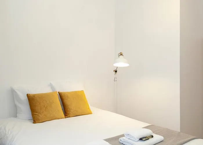 Apartment Nets - Voltaire Paris