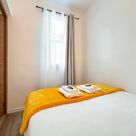 아파트 Nets - Voltaire *